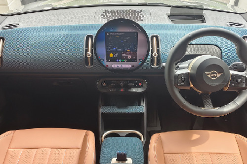 MINI Countryman Dashboard View