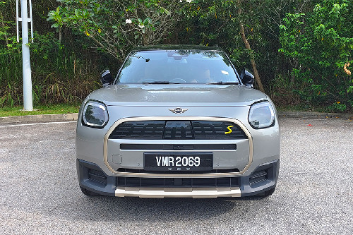 MINI Countryman Full Front View
