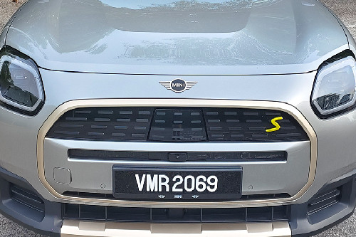 MINI Countryman Grille View