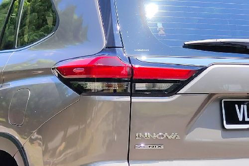 Toyota Innova Zenix Tail Light